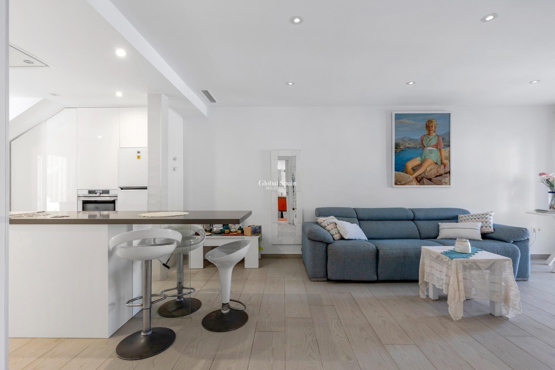 Wiederverkauf - WOHNUNG -
GUARDAMAR DEL SEGURA - Urbanizaciones