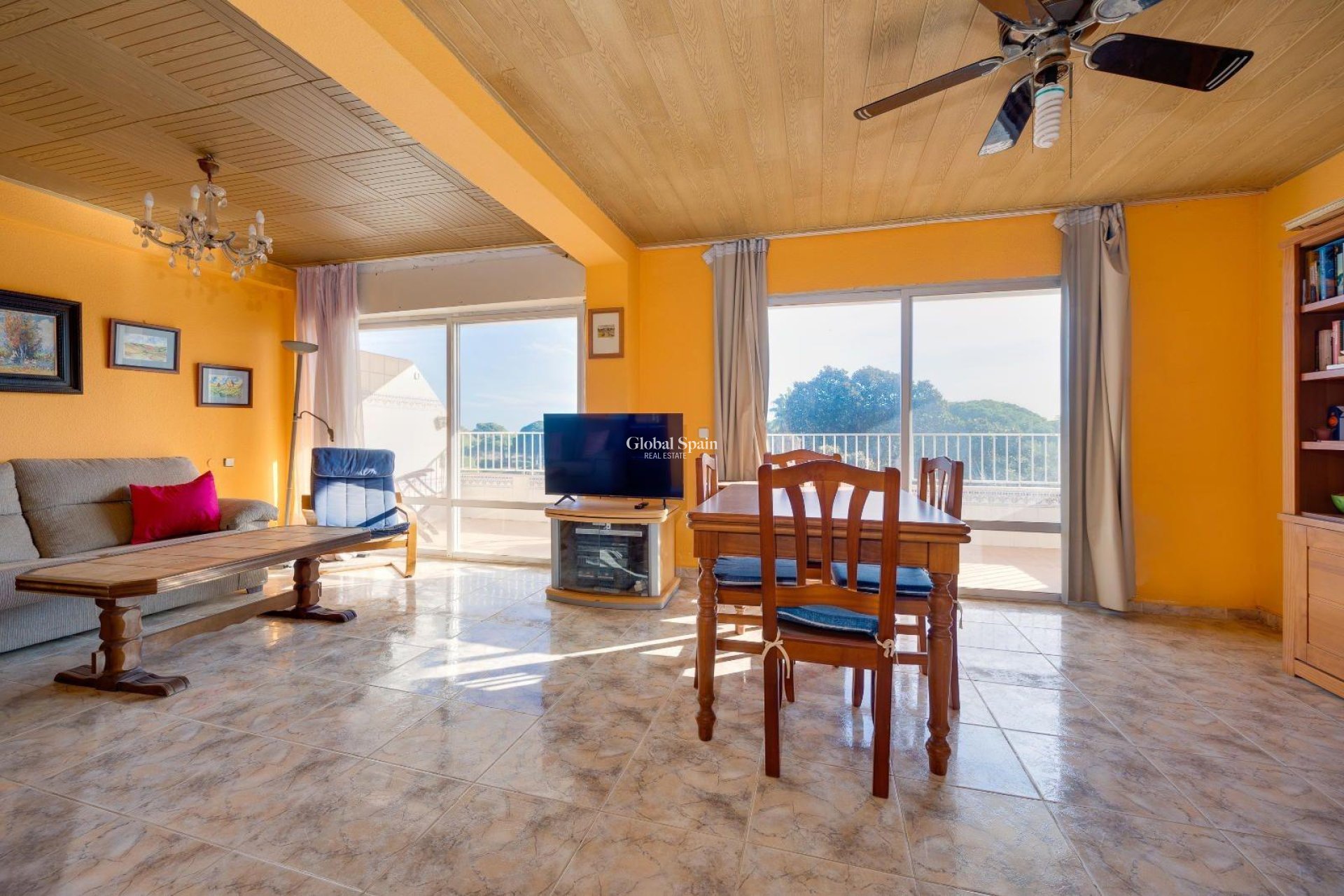 Wiederverkauf - WOHNUNG -
GUARDAMAR DEL SEGURA