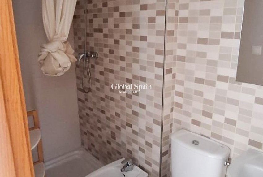 Wiederverkauf - WOHNUNG -
GUARDAMAR DEL SEGURA