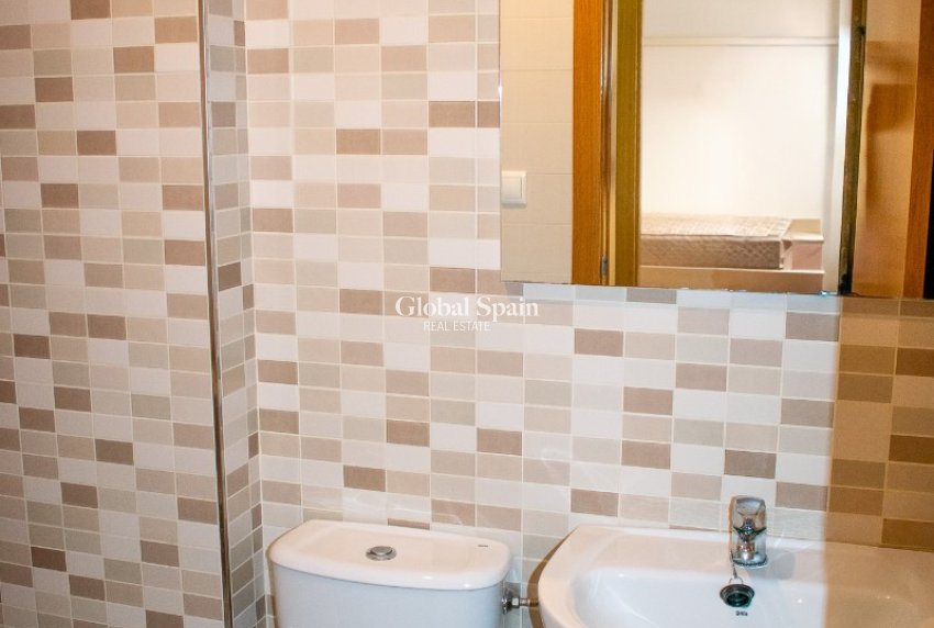 Wiederverkauf - WOHNUNG -
GUARDAMAR DEL SEGURA