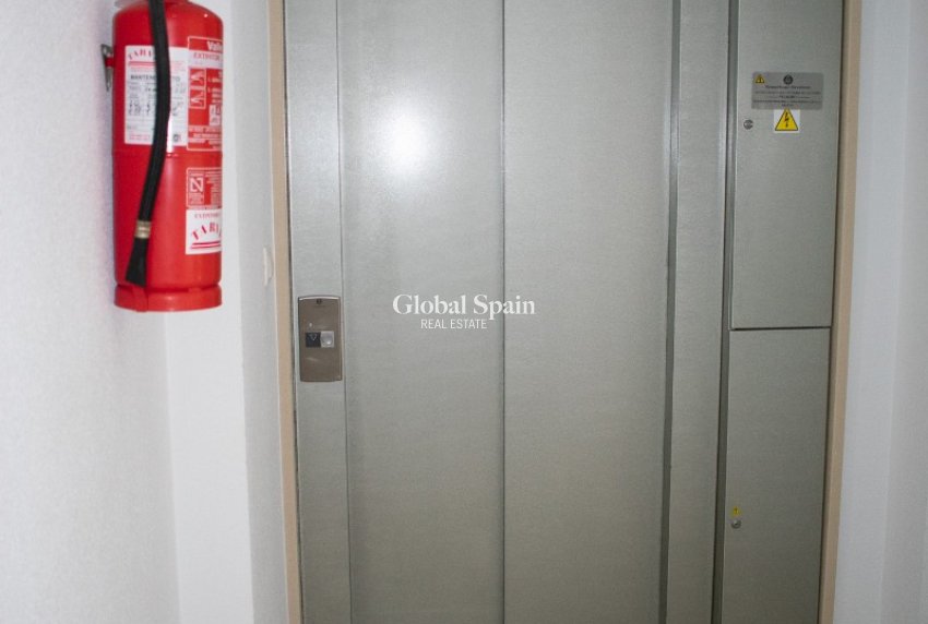 Wiederverkauf - WOHNUNG -
GUARDAMAR DEL SEGURA