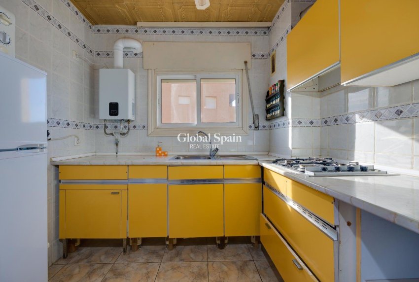 Wiederverkauf - WOHNUNG -
GUARDAMAR DEL SEGURA