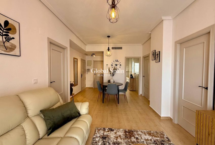 Wiederverkauf - WOHNUNG -
GUARDAMAR DEL SEGURA