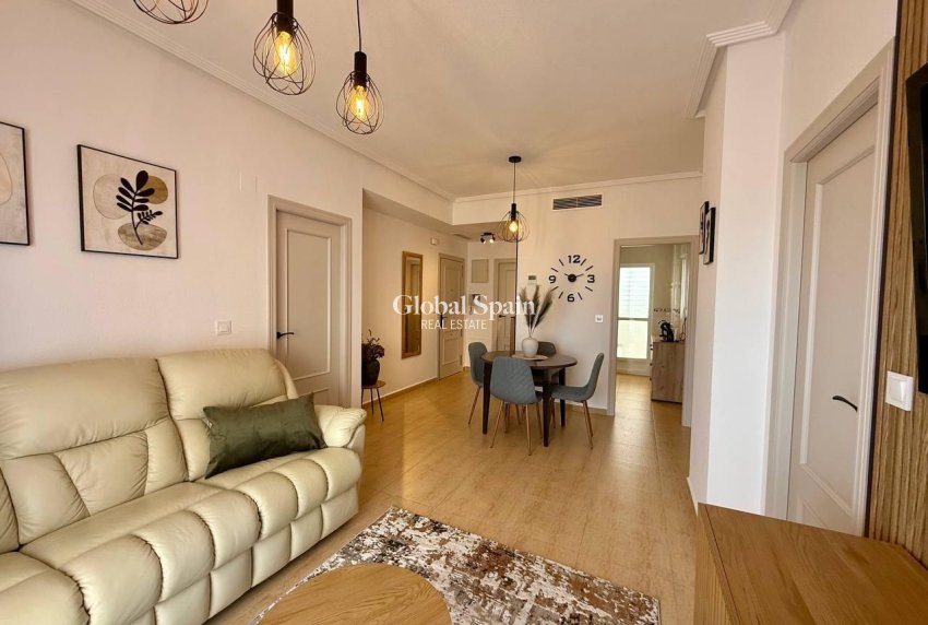 Wiederverkauf - WOHNUNG -
GUARDAMAR DEL SEGURA