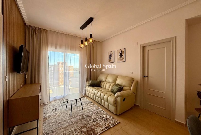 Wiederverkauf - WOHNUNG -
GUARDAMAR DEL SEGURA
