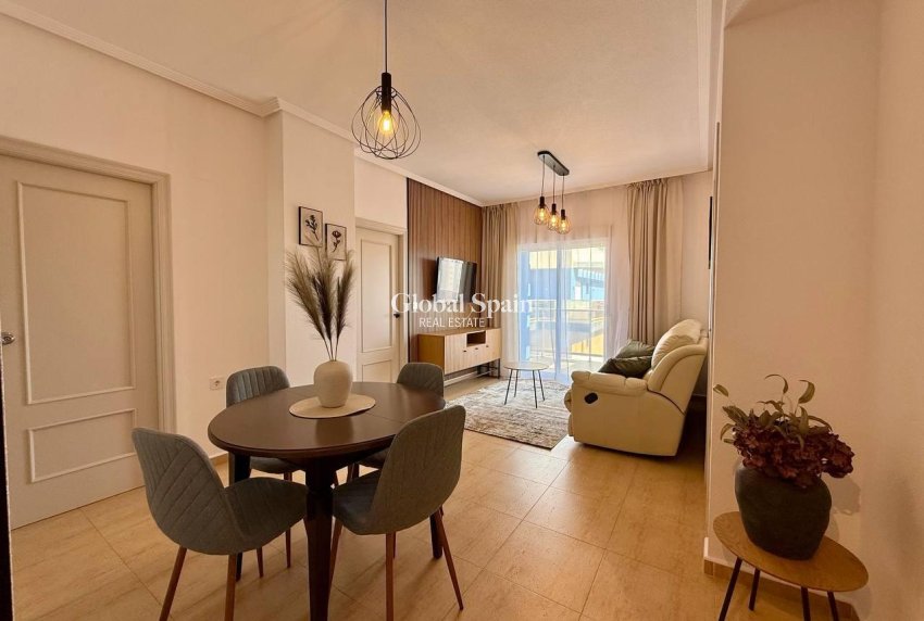 Wiederverkauf - WOHNUNG -
GUARDAMAR DEL SEGURA