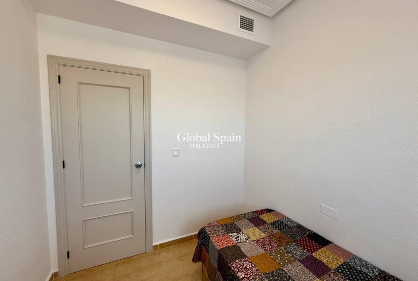 Wiederverkauf - WOHNUNG -
GUARDAMAR DEL SEGURA