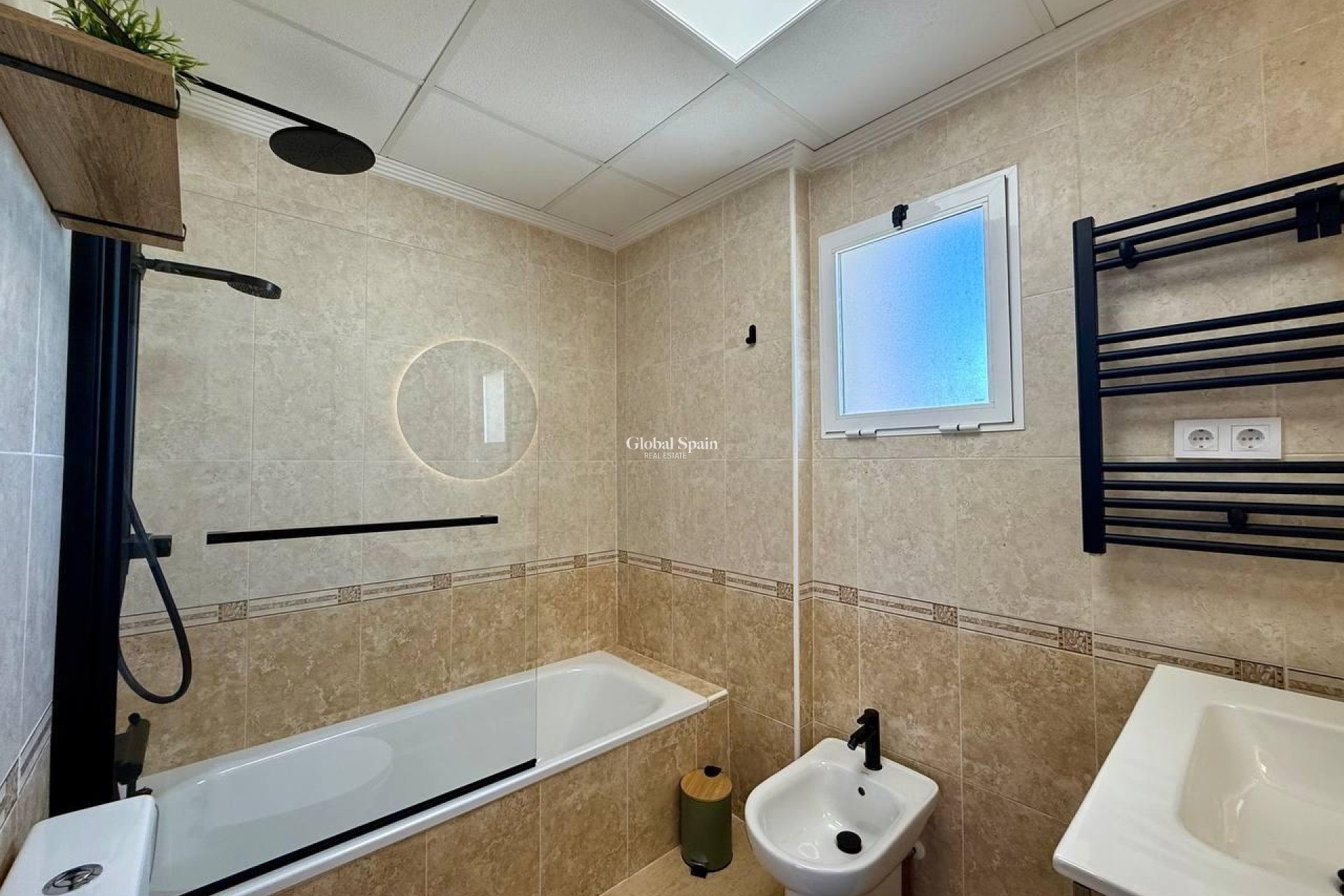 Wiederverkauf - WOHNUNG -
GUARDAMAR DEL SEGURA