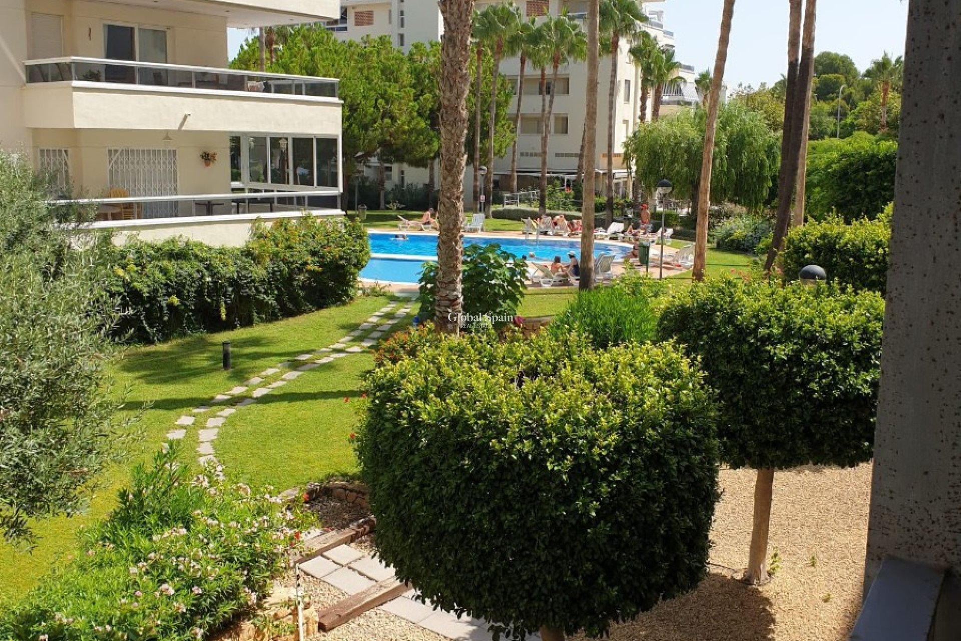 Wiederverkauf - WOHNUNG -
L'ALBIR - center