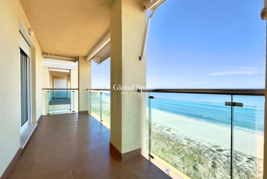 Wiederverkauf - WOHNUNG -
LA MANGA DEL MAR MENOR - Playa del Esparto-Veneziola