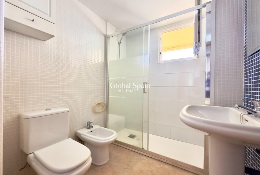 Wiederverkauf - WOHNUNG -
LA MANGA DEL MAR MENOR - Playa del Esparto-Veneziola