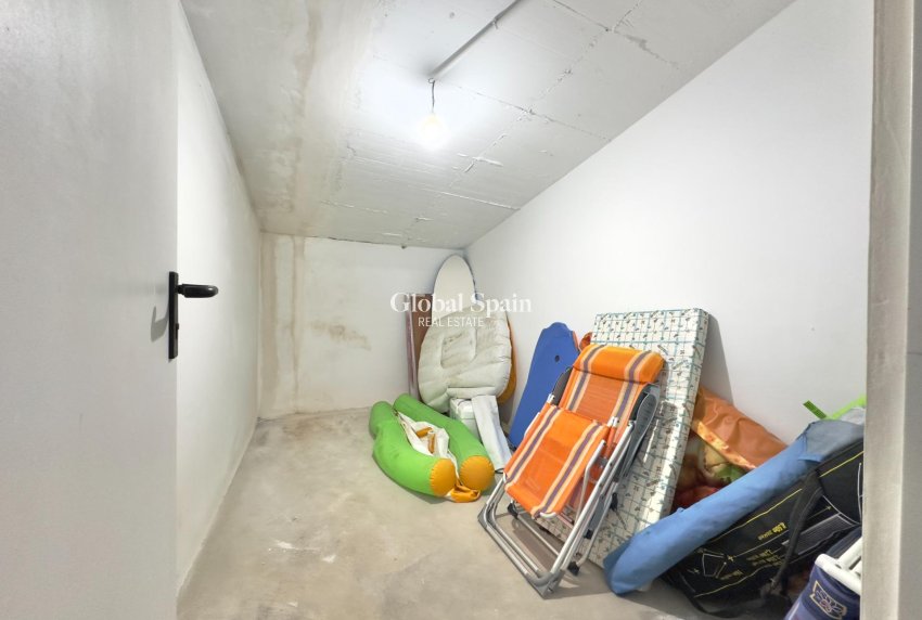 Wiederverkauf - WOHNUNG -
LA MANGA DEL MAR MENOR - Playa del Esparto-Veneziola