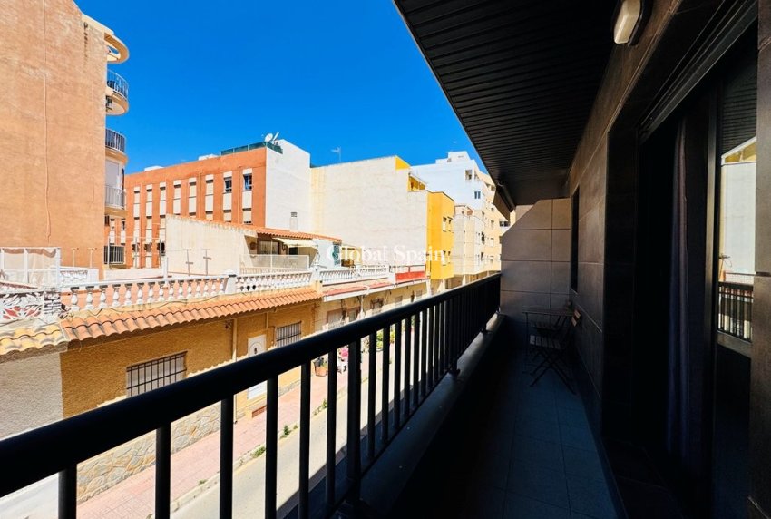 Wiederverkauf - WOHNUNG -
LA MATA - Costa Blanca