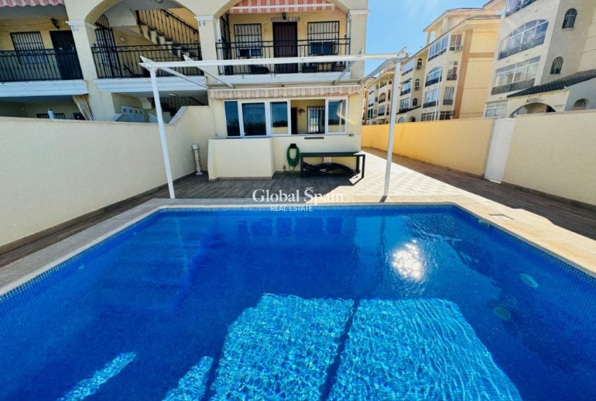 Wiederverkauf - WOHNUNG -
LA MATA - Costa Blanca