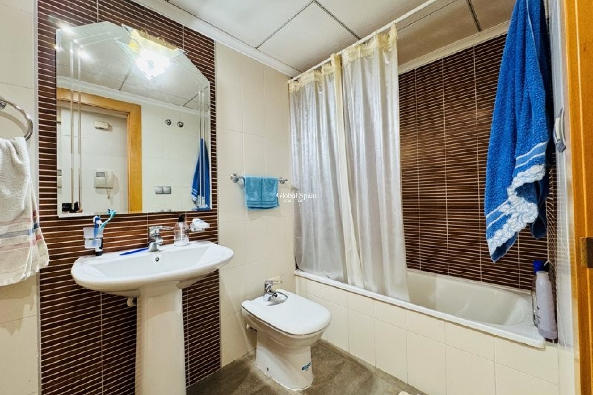 Wiederverkauf - WOHNUNG -
LA MATA - Costa Blanca