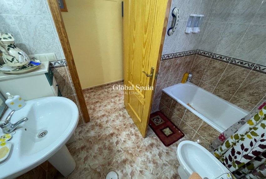 Wiederverkauf - WOHNUNG -
LA MATA - Costa Blanca