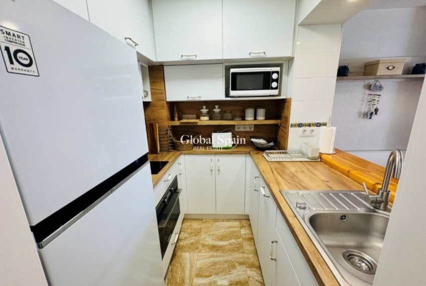 Wiederverkauf - WOHNUNG -
LA MATA - Costa Blanca