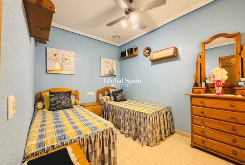 Wiederverkauf - WOHNUNG -
LA MATA - Costa Blanca