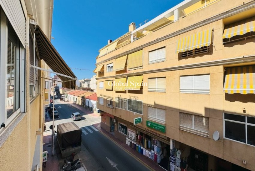 Wiederverkauf - WOHNUNG -
LA MATA - Costa Blanca