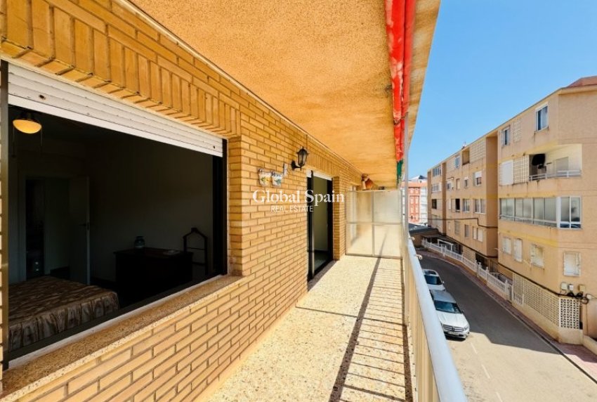 Wiederverkauf - WOHNUNG -
LA MATA - Costa Blanca