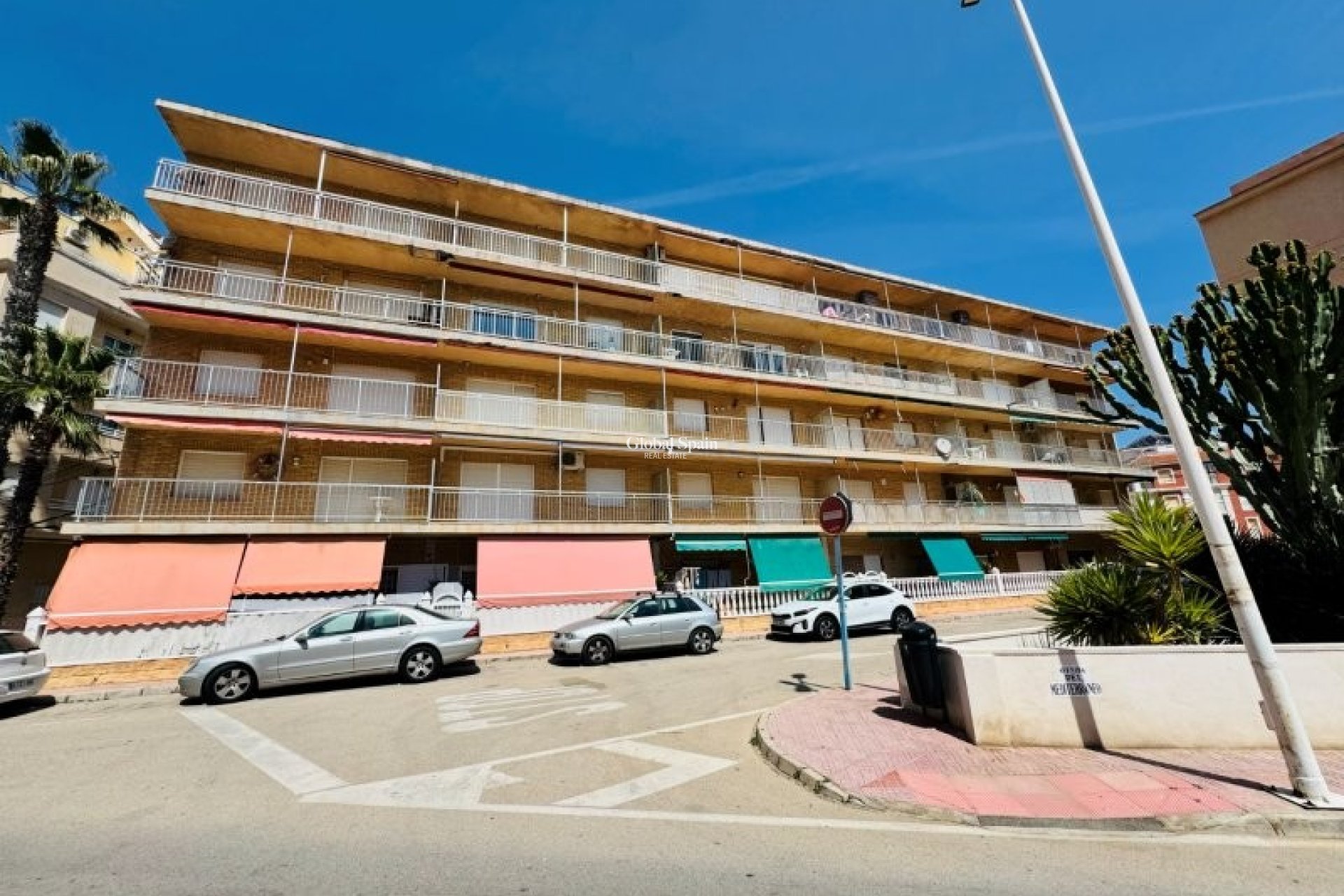 Wiederverkauf - WOHNUNG -
LA MATA - Costa Blanca