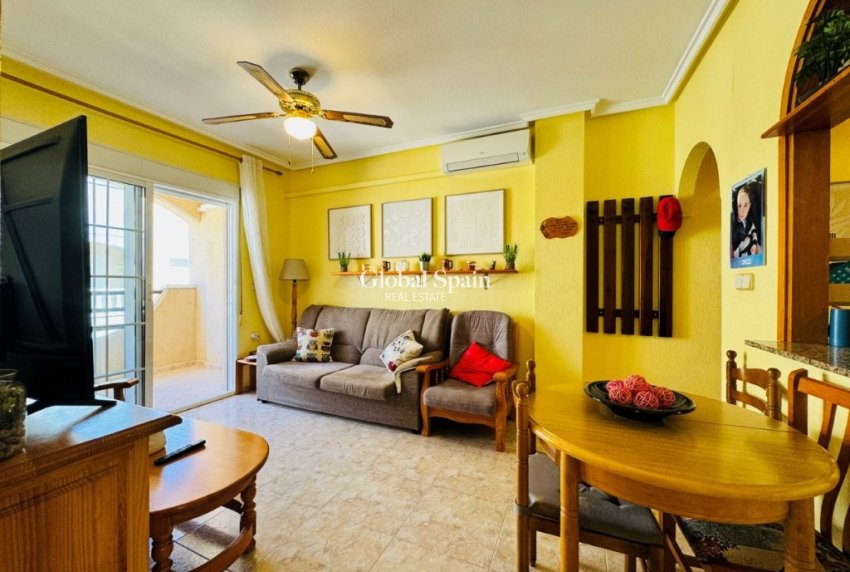 Wiederverkauf - WOHNUNG -
LA MATA - Costa Blanca