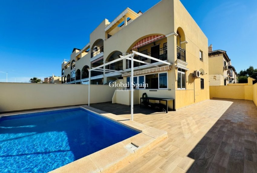Wiederverkauf - WOHNUNG -
LA MATA - Costa Blanca