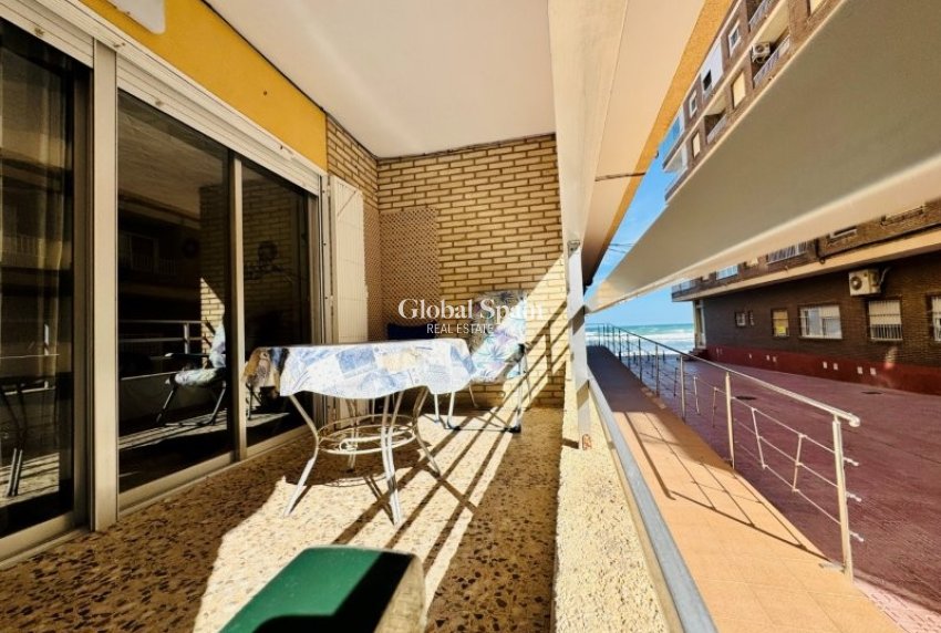 Wiederverkauf - WOHNUNG -
LA MATA - Costa Blanca
