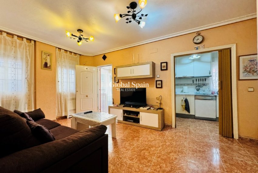 Wiederverkauf - WOHNUNG -
LA MATA - Costa Blanca