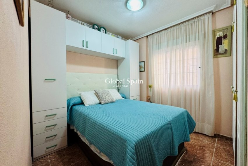 Wiederverkauf - WOHNUNG -
LA MATA - Costa Blanca