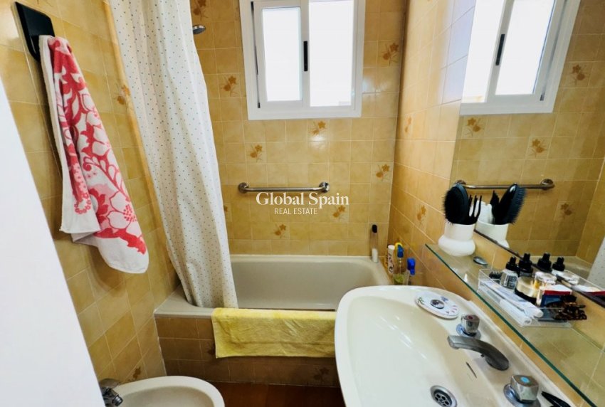 Wiederverkauf - WOHNUNG -
LA MATA - Costa Blanca