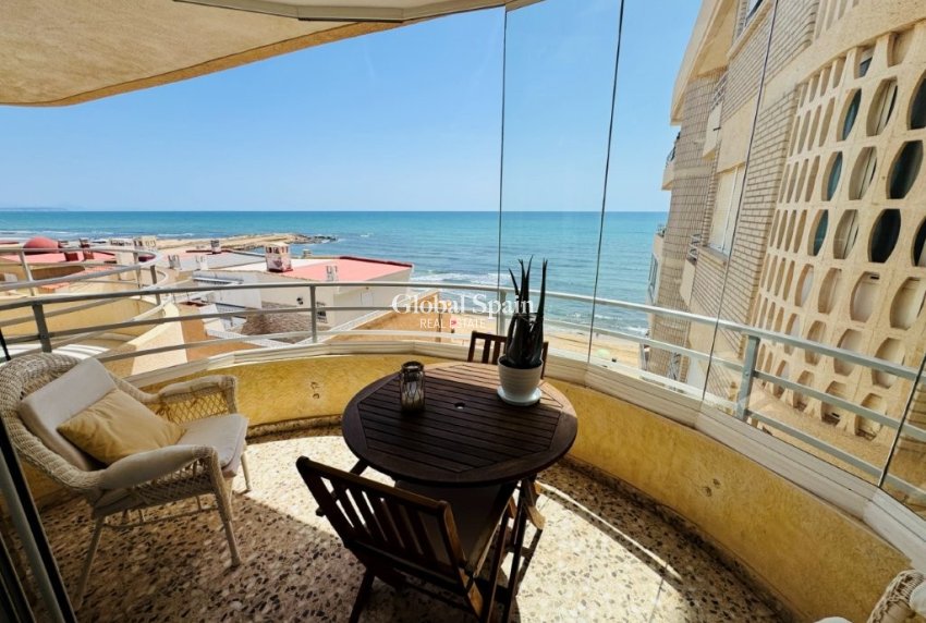 Wiederverkauf - WOHNUNG -
LA MATA - Costa Blanca