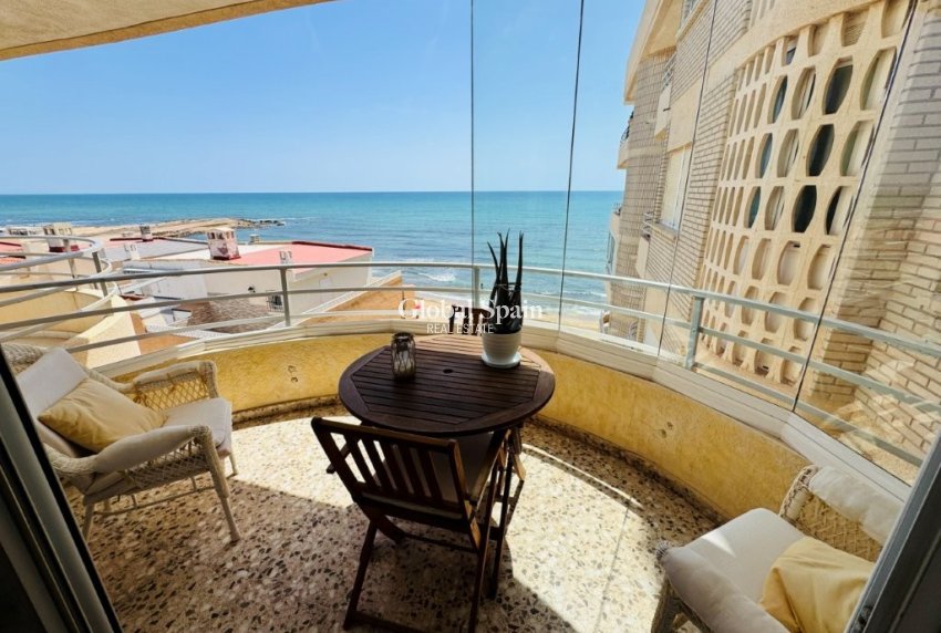 Wiederverkauf - WOHNUNG -
LA MATA - Costa Blanca