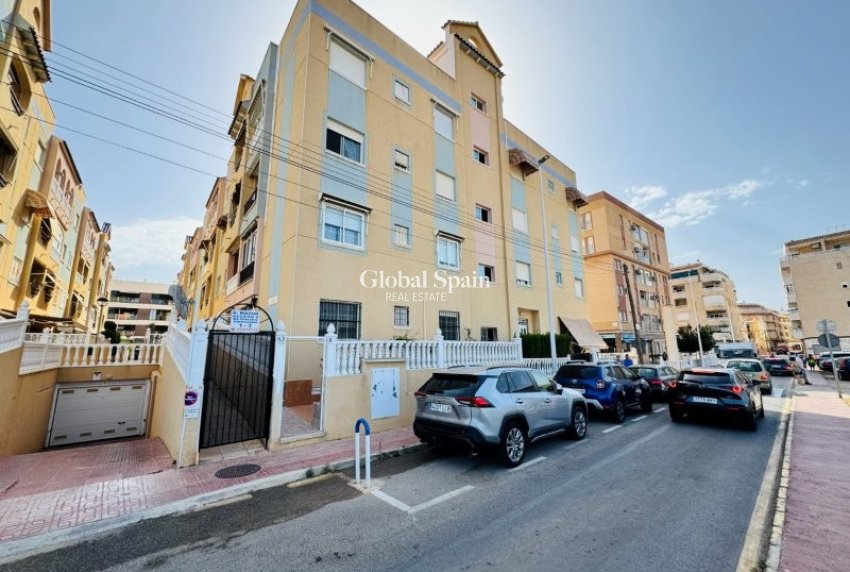 Wiederverkauf - WOHNUNG -
LA MATA - Costa Blanca