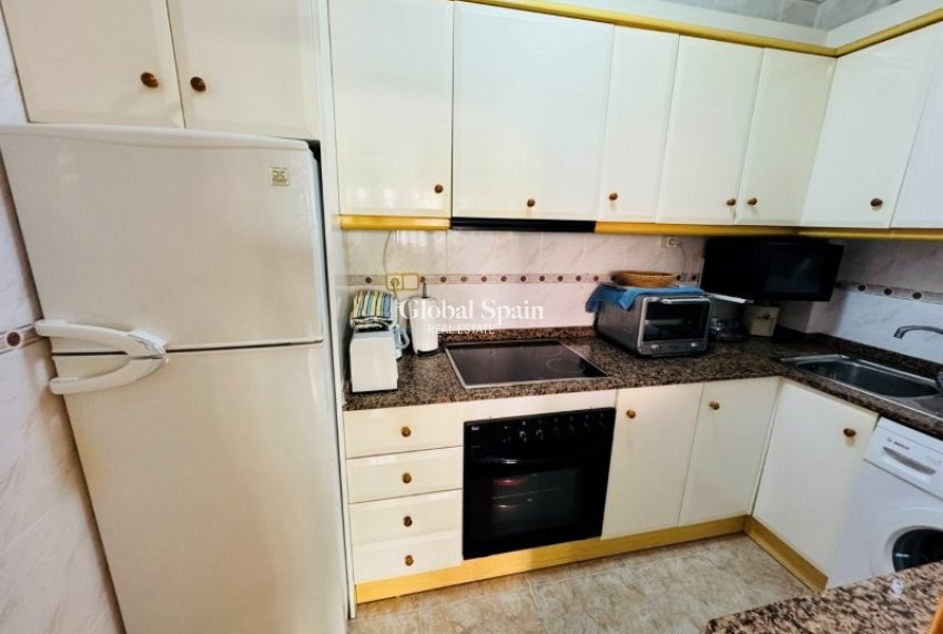 Wiederverkauf - WOHNUNG -
LA MATA - Costa Blanca