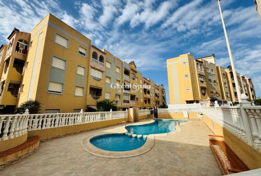 Wiederverkauf - WOHNUNG -
LA MATA - Costa Blanca