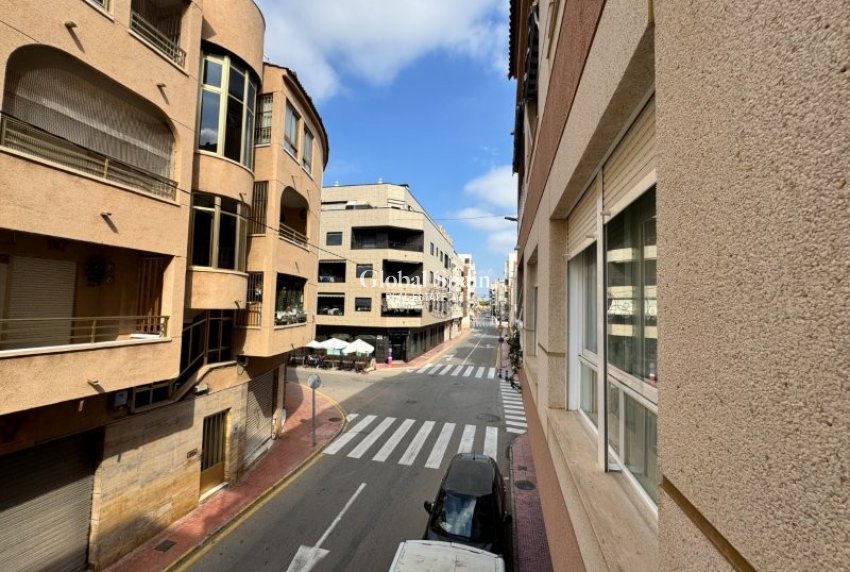 Wiederverkauf - WOHNUNG -
LA MATA - Costa Blanca