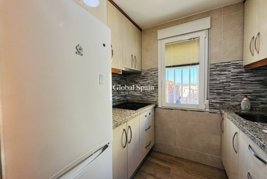 Wiederverkauf - WOHNUNG -
LA MATA - Costa Blanca
