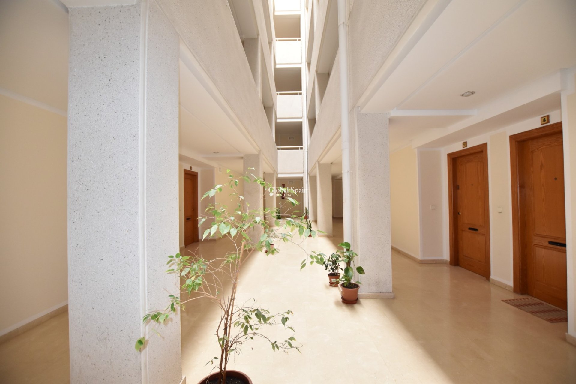 Wiederverkauf - Wohnung -
LA MATA