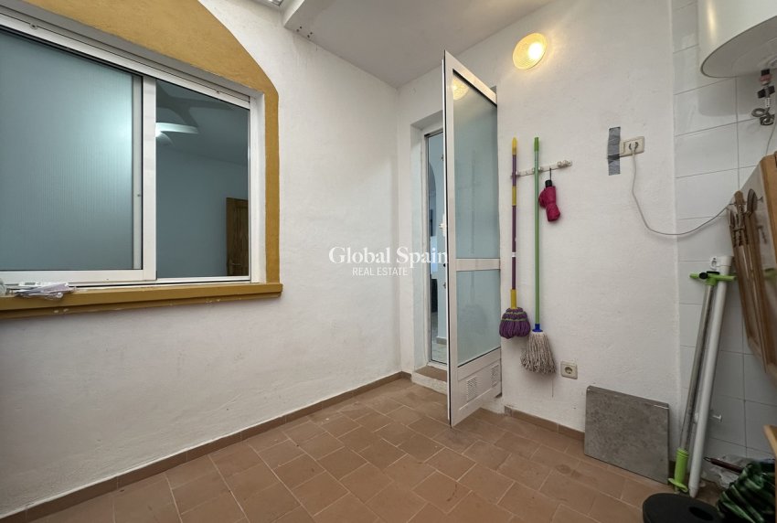 Wiederverkauf - WOHNUNG -
LA ZENIA - Costa Blanca