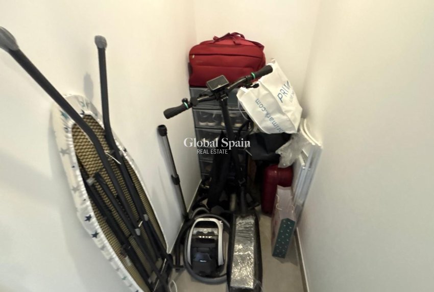 Wiederverkauf - WOHNUNG -
LA ZENIA - Costa Blanca