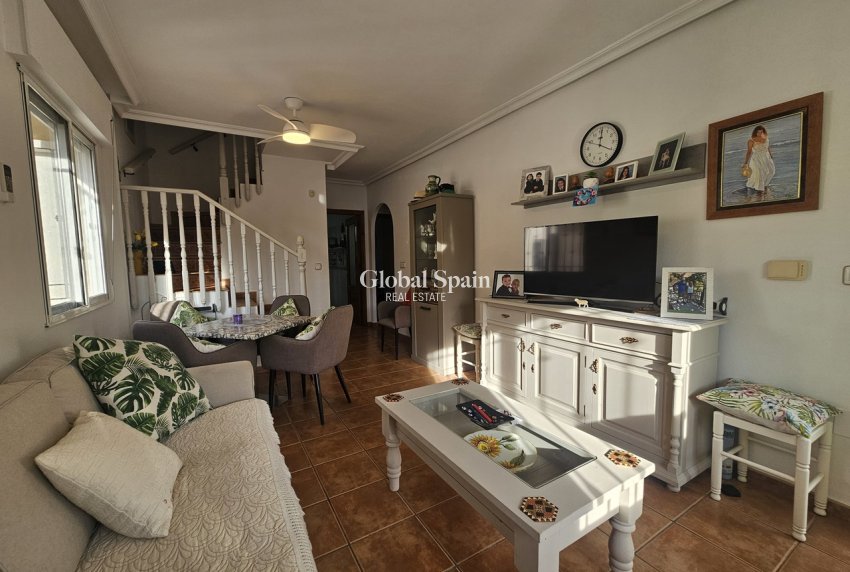 Wiederverkauf - WOHNUNG -
LA ZENIA - Costa Blanca