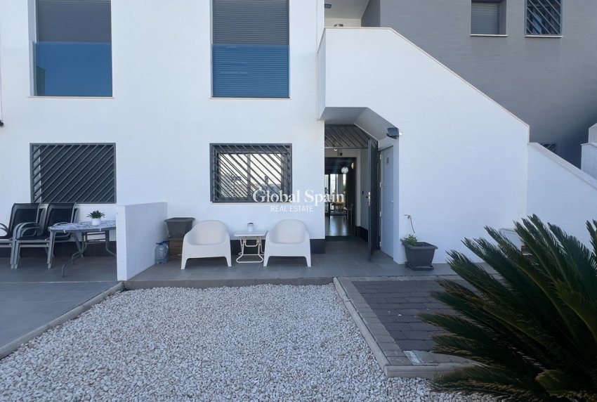 Wiederverkauf - WOHNUNG -
LA ZENIA - Costa Blanca