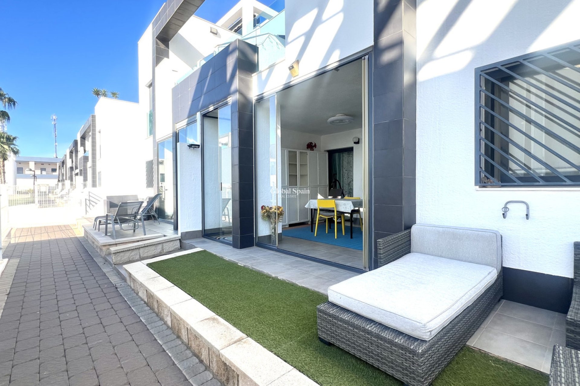 Wiederverkauf - WOHNUNG -
LA ZENIA - Costa Blanca