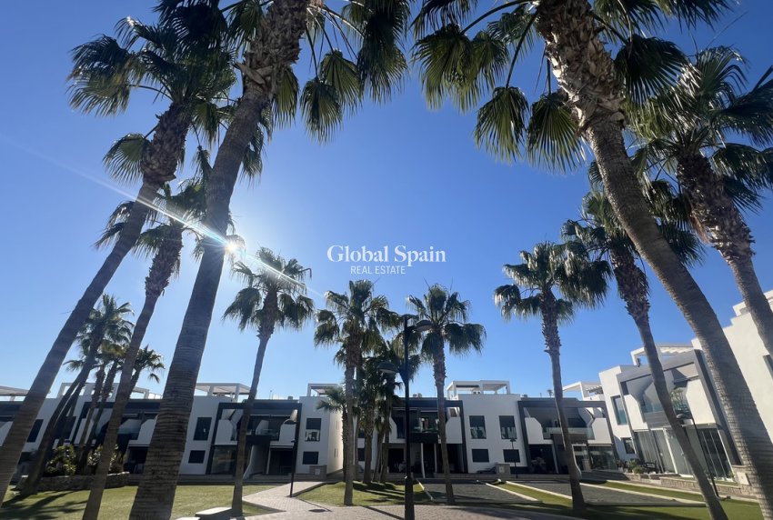 Wiederverkauf - WOHNUNG -
LA ZENIA - Costa Blanca