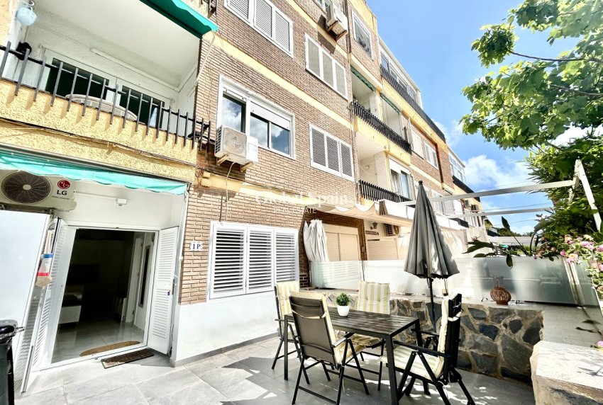 Wiederverkauf - WOHNUNG -
LA ZENIA - Costa Blanca