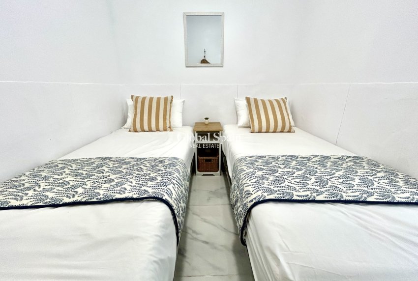 Wiederverkauf - WOHNUNG -
LA ZENIA - Costa Blanca