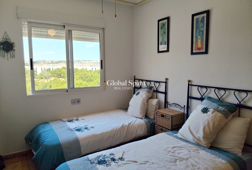 Wiederverkauf - WOHNUNG -
LA ZENIA - Costa Blanca