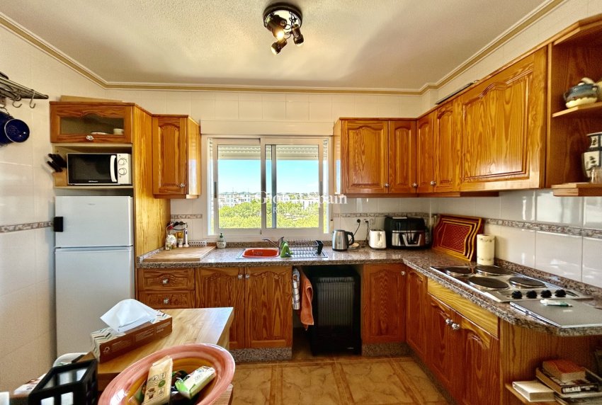 Wiederverkauf - WOHNUNG -
LA ZENIA - Costa Blanca