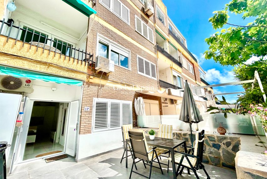 Wiederverkauf - WOHNUNG -
LA ZENIA - Costa Blanca